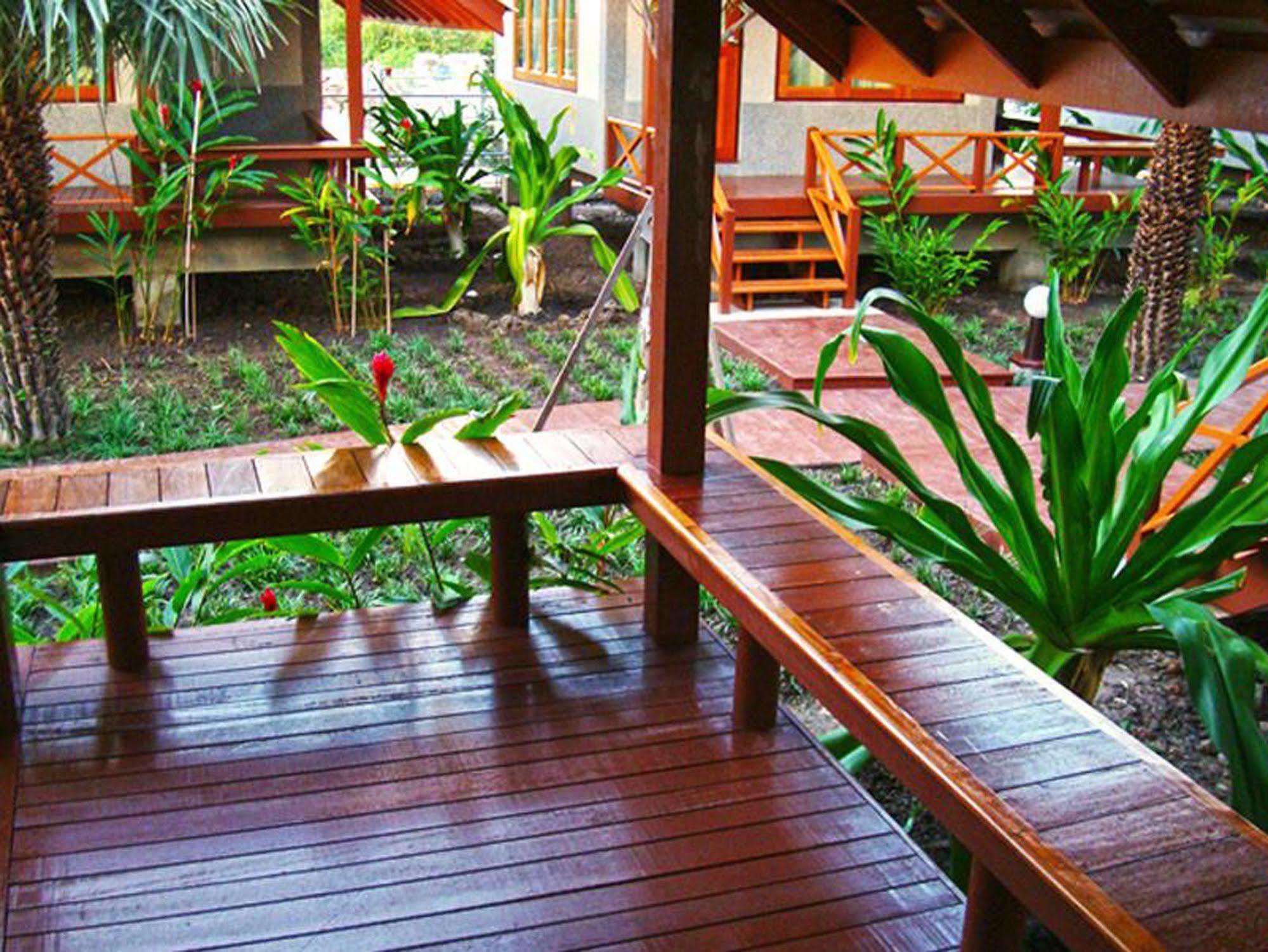 Baan Siriporn Resort - โรงแรมบ้านศิริพร รีสอร์ท Samut Songkhram Экстерьер фото